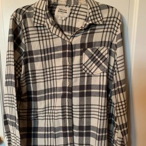 $4/24 Women’s Flannel button down